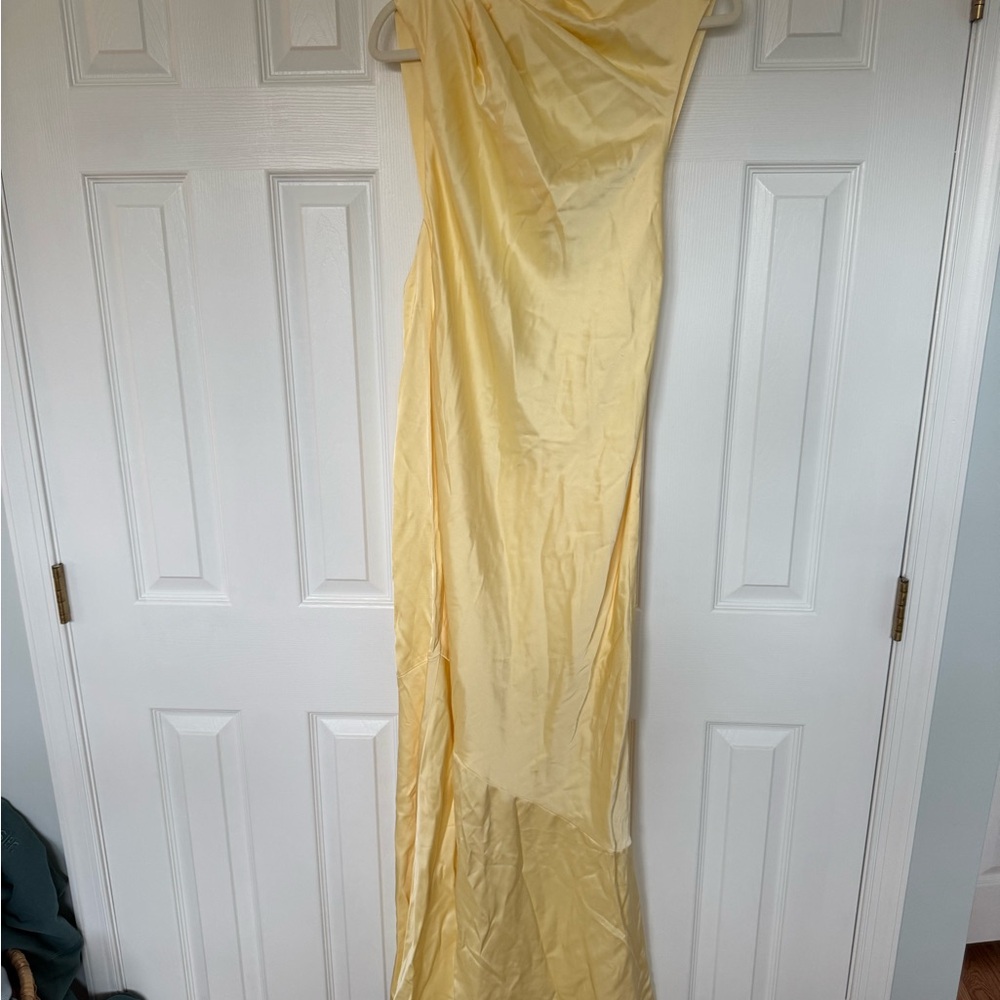 Chic One-Shoulder Yellow Dress